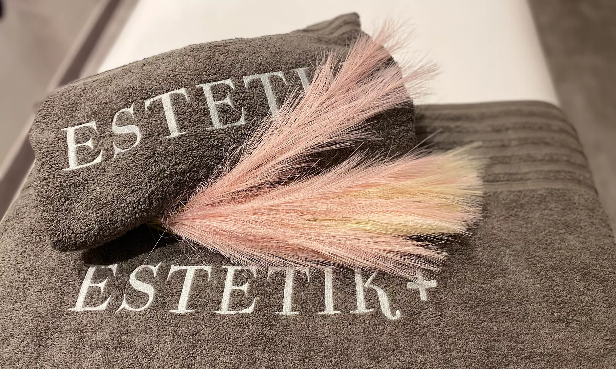 Tratamiento facial efecto lifting relajante y regenerador