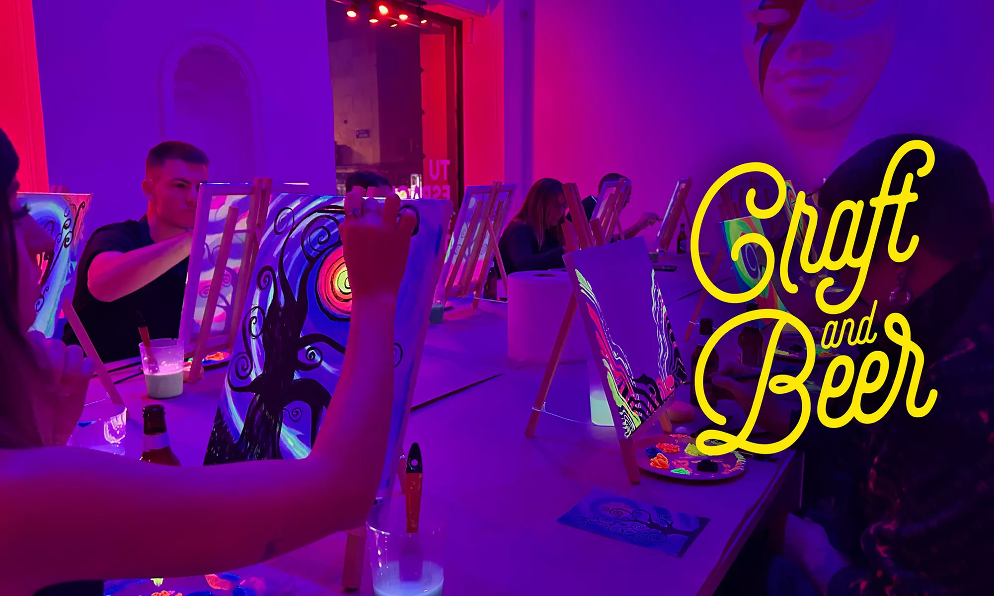 Pintura neón y barra libre de cerveza en pleno corazón de Malasaña para 1 o 2 personas en Craft and Beer - Primary Image
