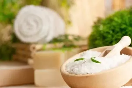 Detoxifying Mud Wrap & Sugar Scrub with Aromatherapy Experience