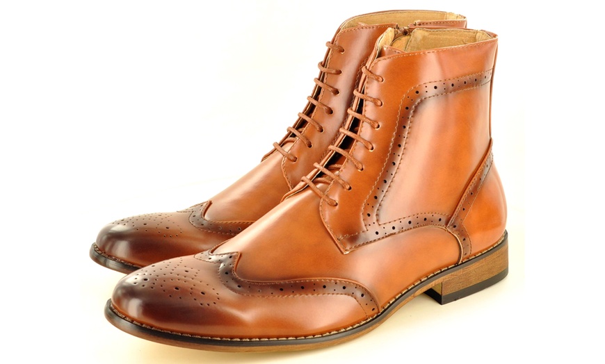 Image 12: Men's Round Toe Brogue Boots