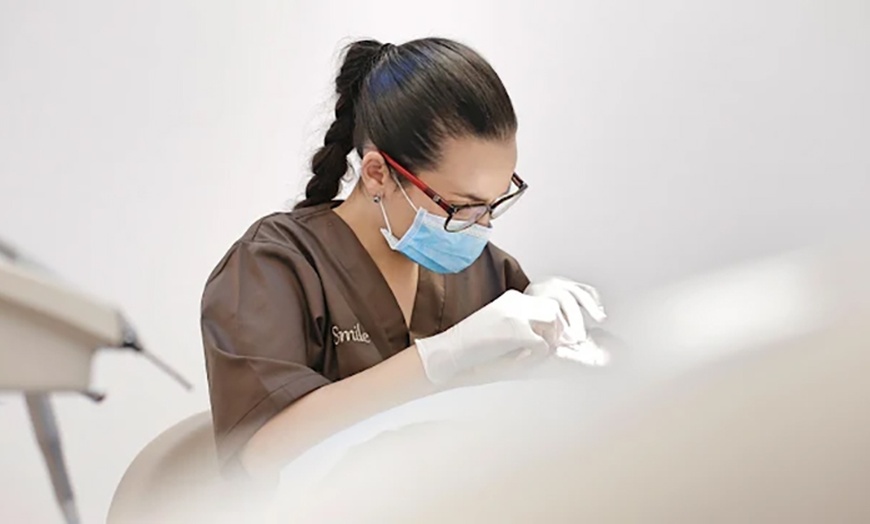 Image 7: 1 o 2 sesiones de blanqueamiento dental y limpieza bucal para 1 