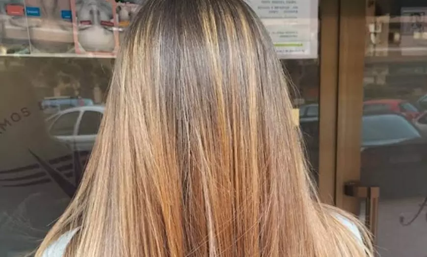 Image 5: Sesión de peluquería completa con opción a tinte y/o mechas para 1