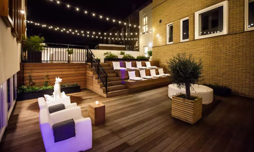 Maastricht: Doppel- oder Vierbettzimmer mit Frühstück