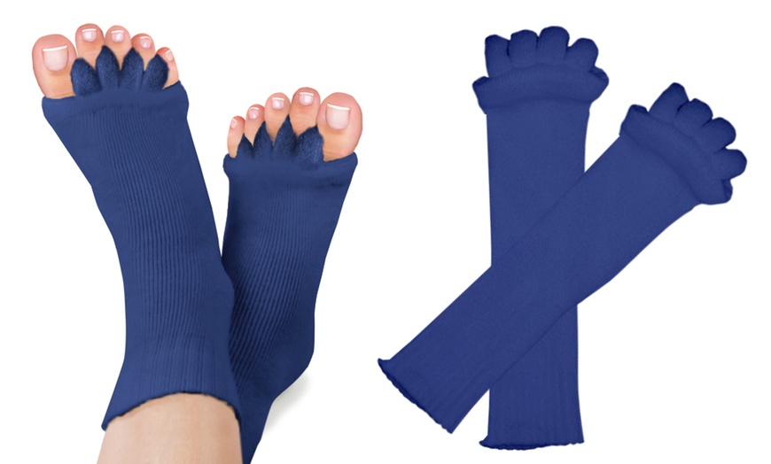 Image 6: Foot Alignment Socks