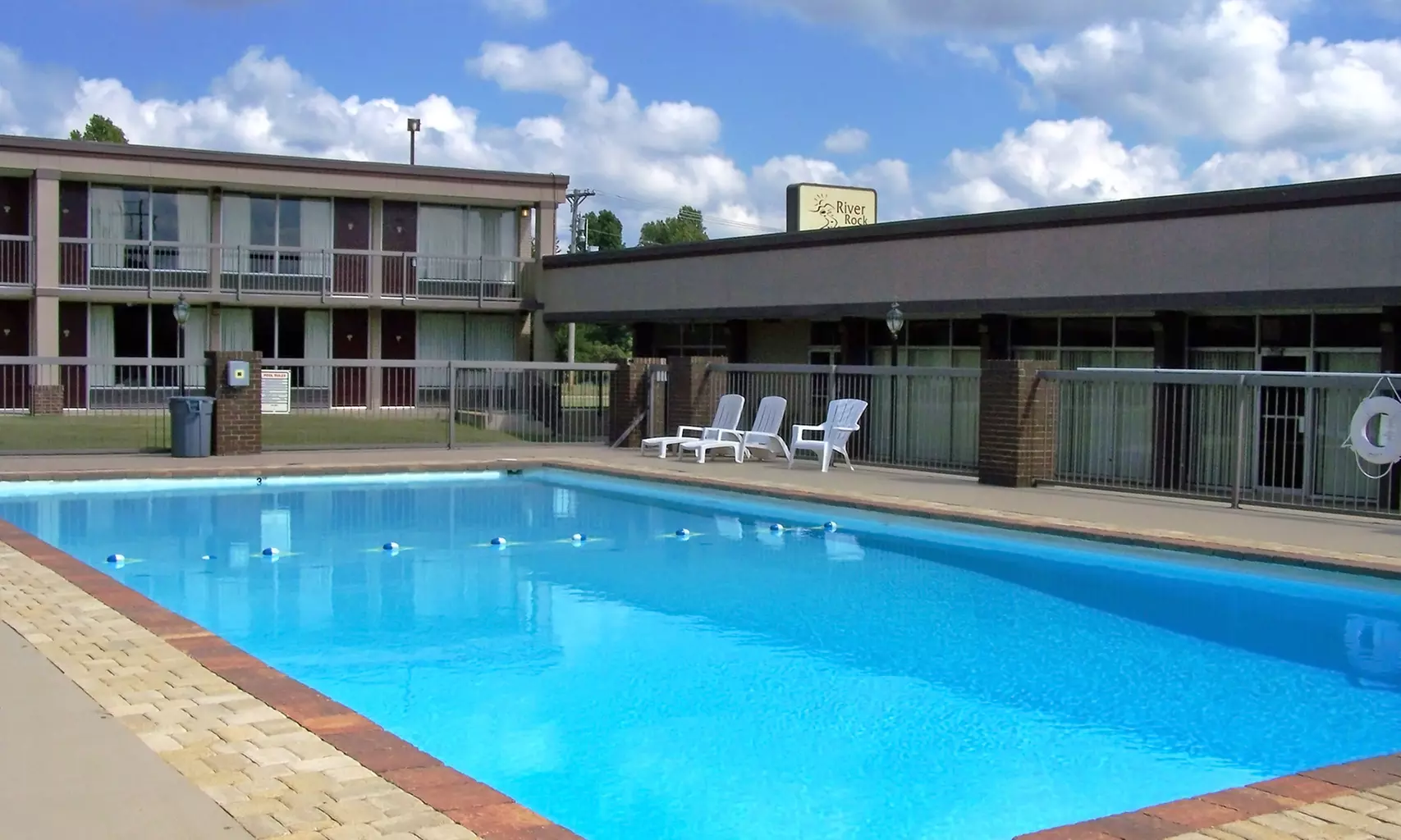 Stay with Daily Dining Credit at River Rock Hotel in Mountain Home, AR, with Dates into December - Primary Image