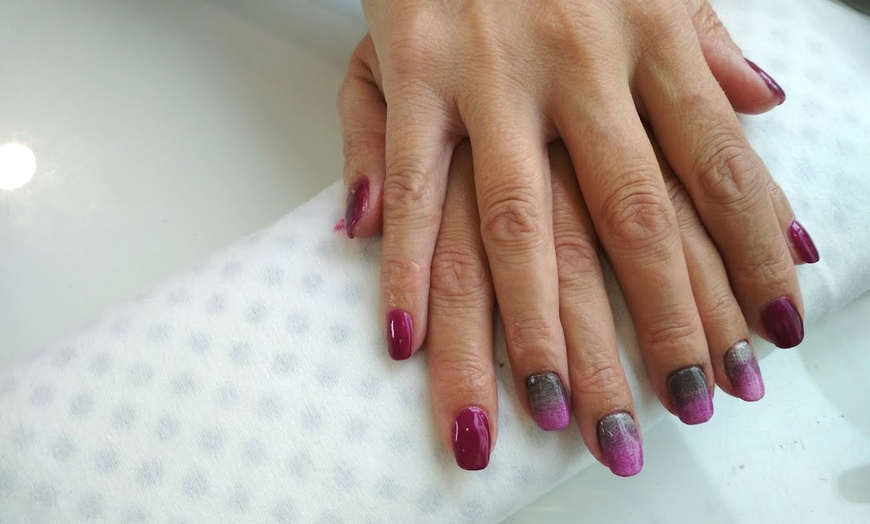 Image 2: 2 sesiones de manipedicura SPA