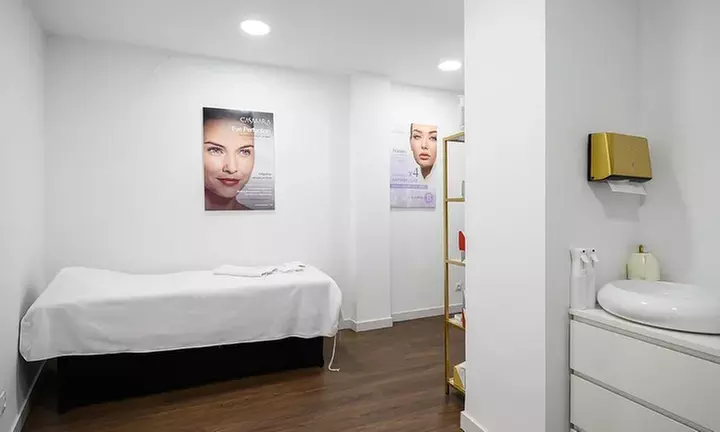 Limpieza facial con masaje kobido, con opción a peeling y dermapen