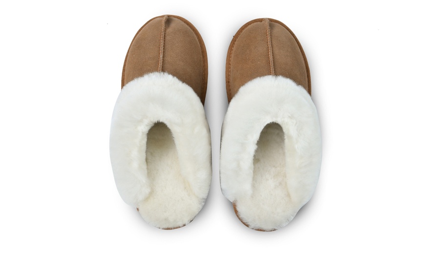 Image 7: Snow Paw Women’s Sheepskin Slippers