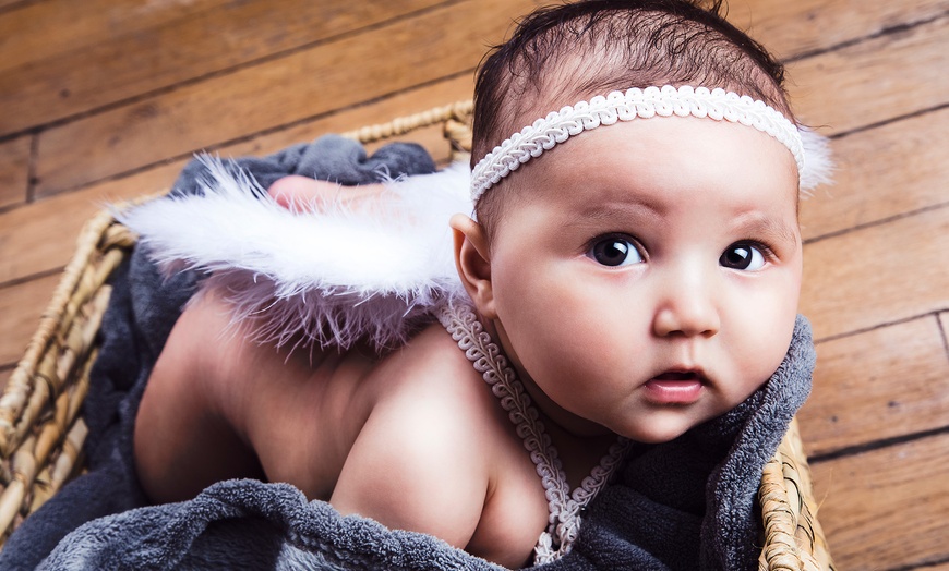 Image 10: Capturez la joie avec un shooting bébé et des photos numériques