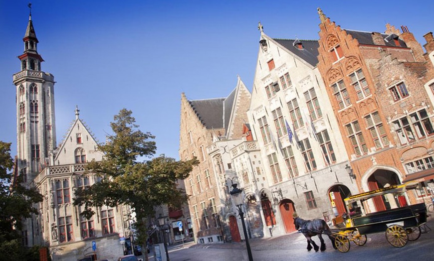 Image 11: Bruges : chambre double supérieure classique avec petit déjeuner