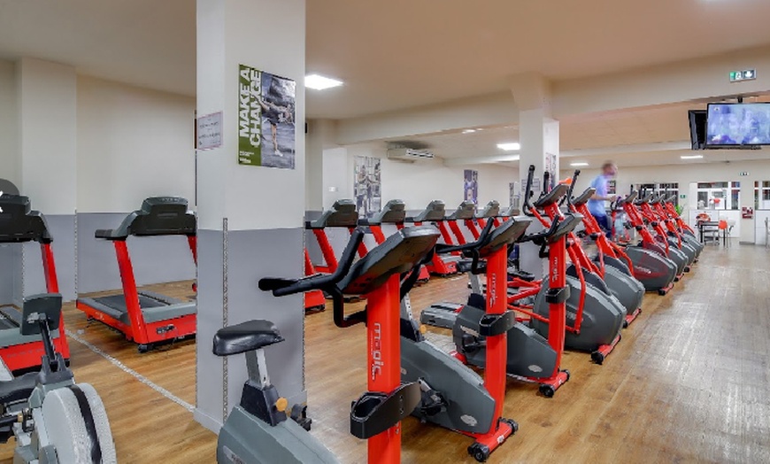 Image 2: Jusqu'à 50% de remise sur Salle de remise en forme chez Magic Form Vitry sur Seine