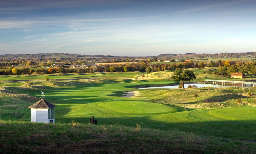 Image 10: 4* Oxfordshire Break with Golf or Spa