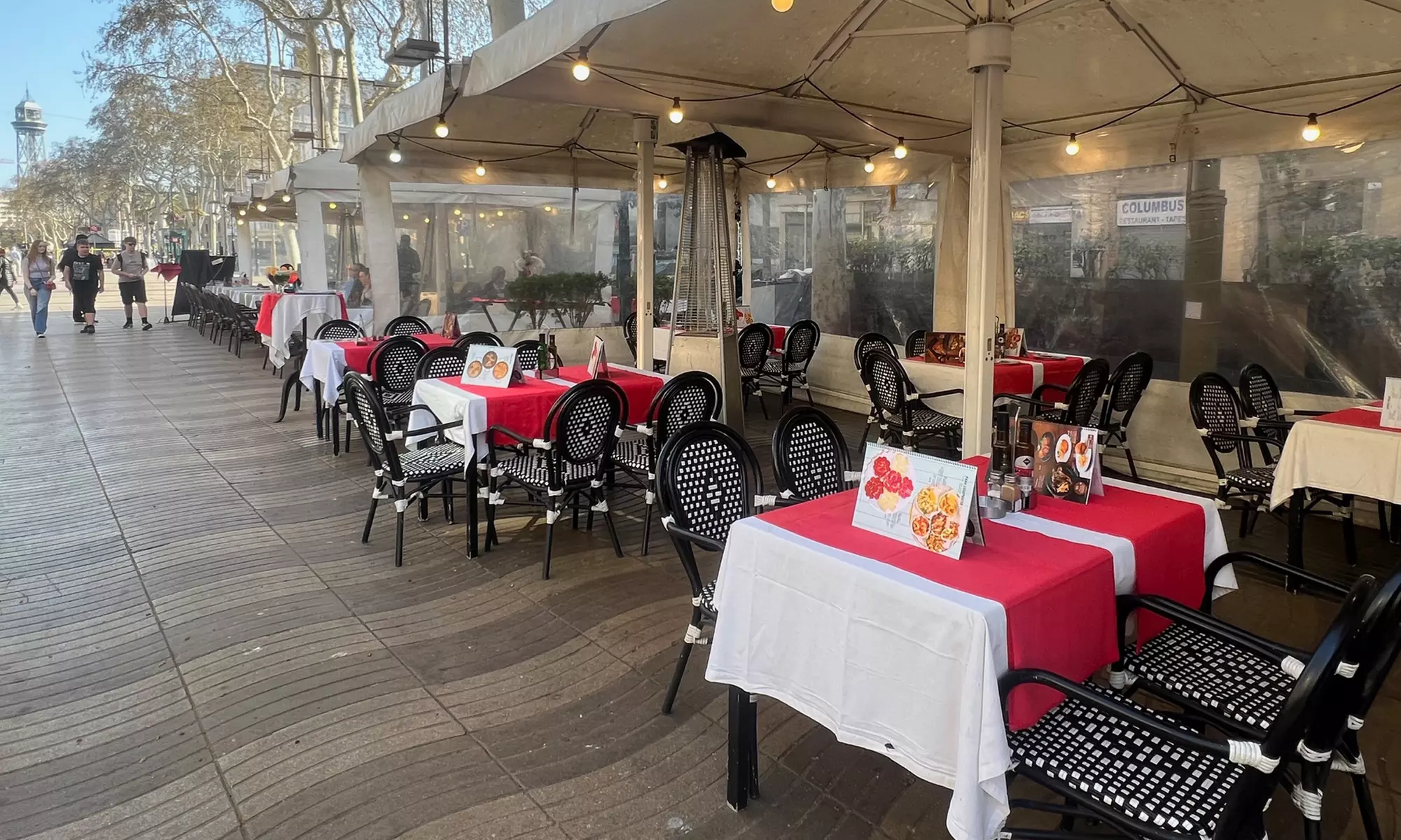 Menú de mariscada o parrillada de carne con entrante, bebida y café