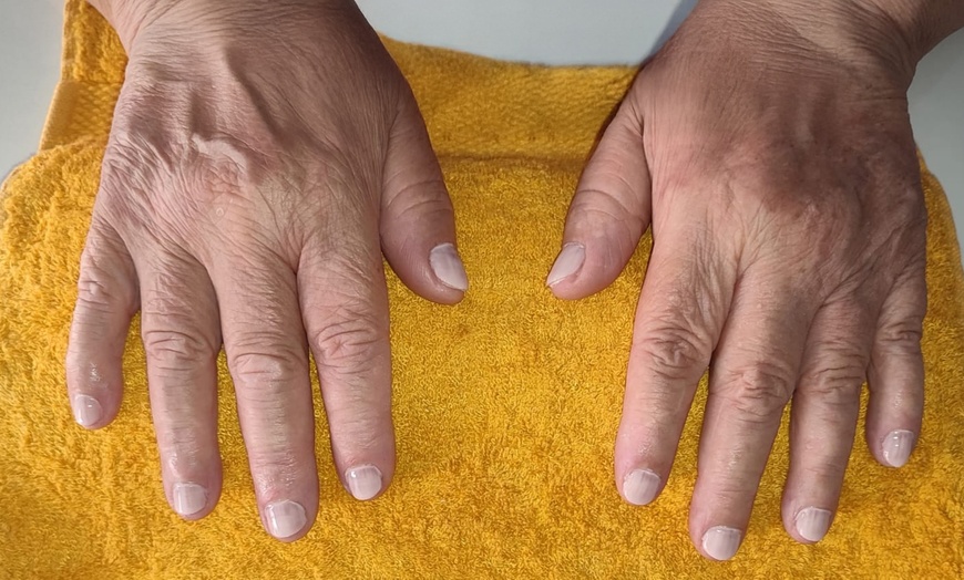 Image 5: 1 o 3 sesiones de manicura o pedicura para 1 persona