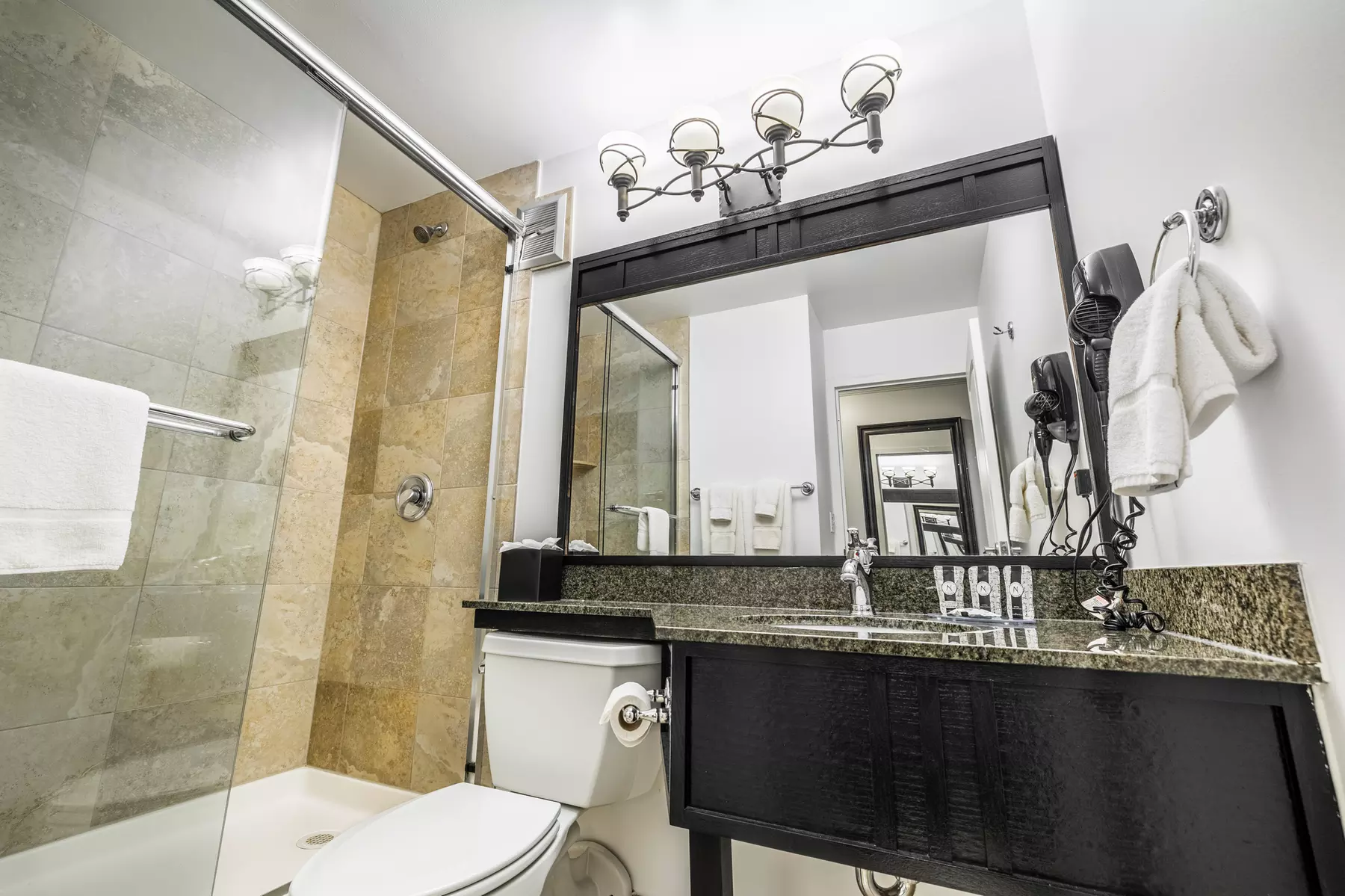 Lake Geneva Resort near Waterfront and Downtown