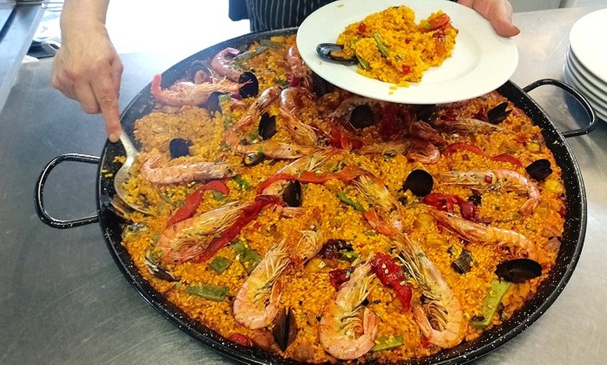 Image 1: Amantes del arroz: menú de paella a elegir para 2 o 4 personas