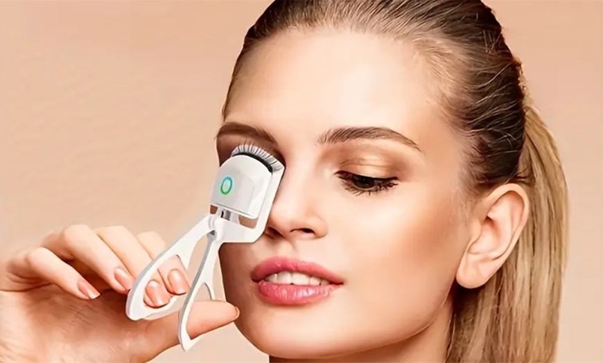 Image 1: Rechargeable Electric Eyelash Curler