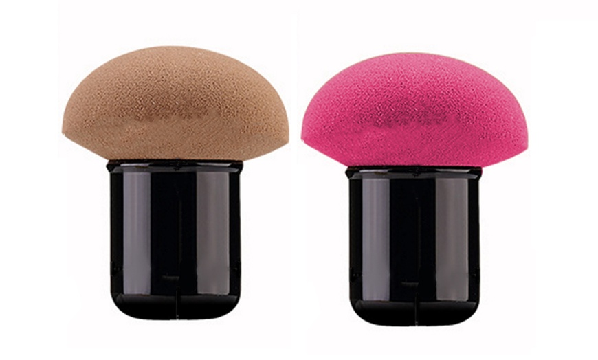 Image 3: Mushroom-Shaped Make-Up Sponge