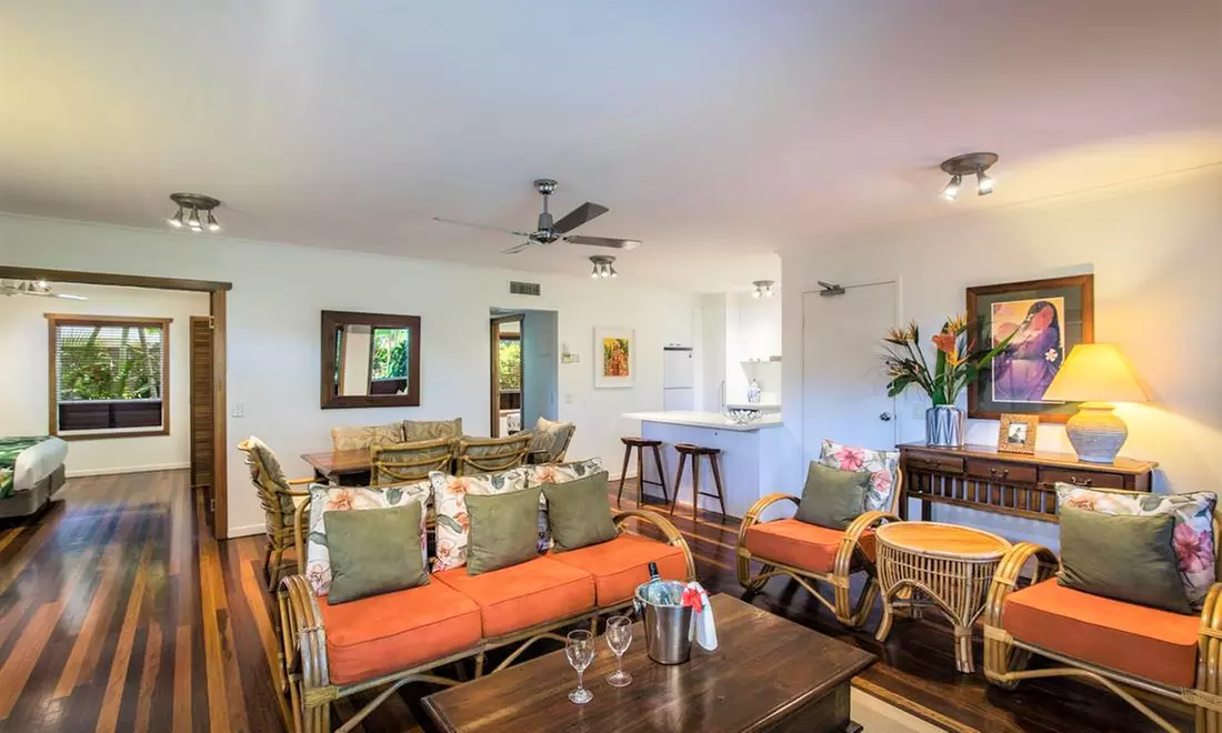 Sunshine Coast: Apartment Stay for Two or Four with Wine and Spa Noosa