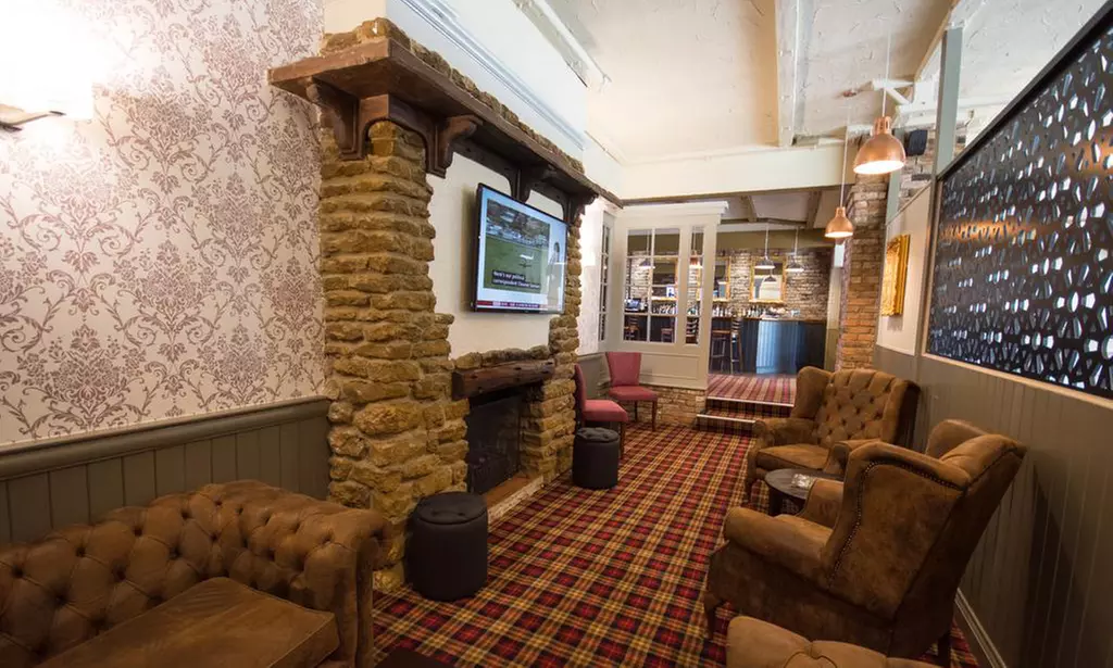 Essex, Colchester: Double Room with Breakfast