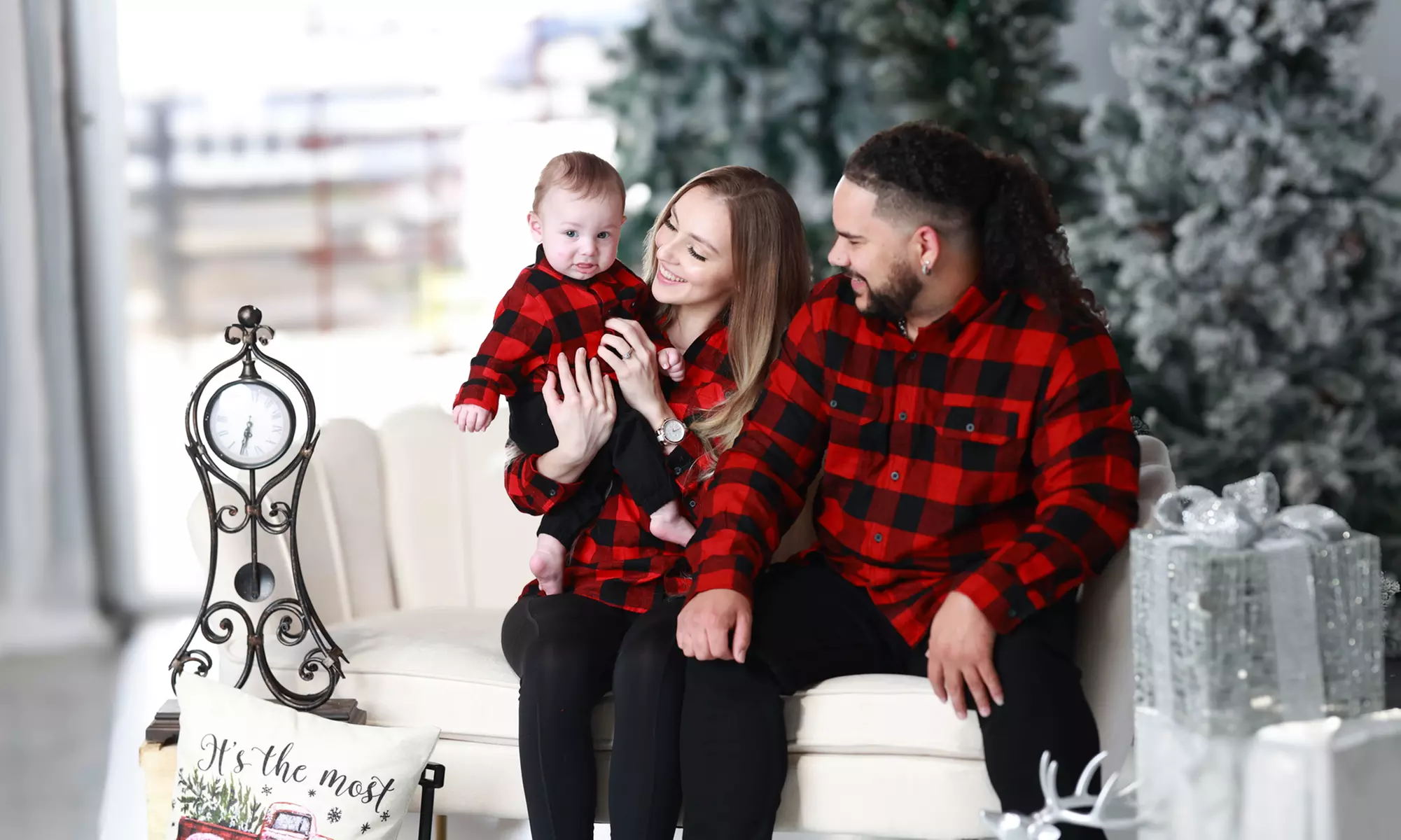 Up to 91% Off on In-Studio Holiday Family Shoot