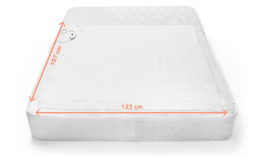 Image 5: Snug Snuggle Up Electric Blanket