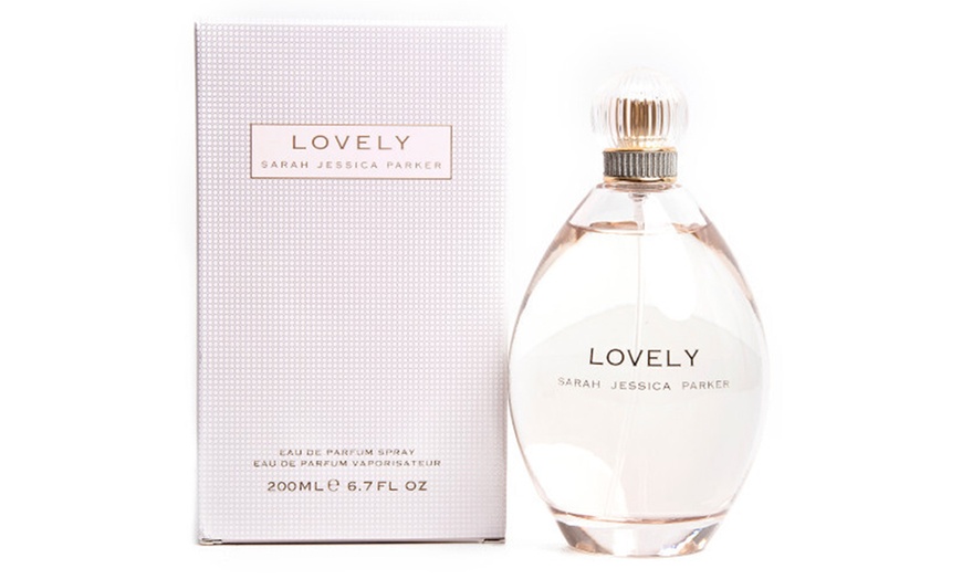 Image 3: Sarah Jessica Parker Lovely EDP - 100ml, 200ml, or 4-Piece Gift Set