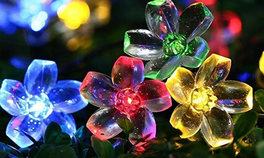 1 o 2 stringhe con 50 luci a LED a forma di fiori di ciliegio
