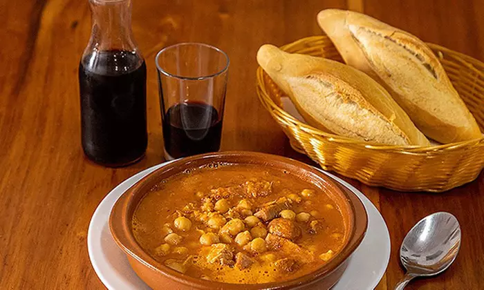 Menú canario o parrillada con entrantes, postre y bebidas