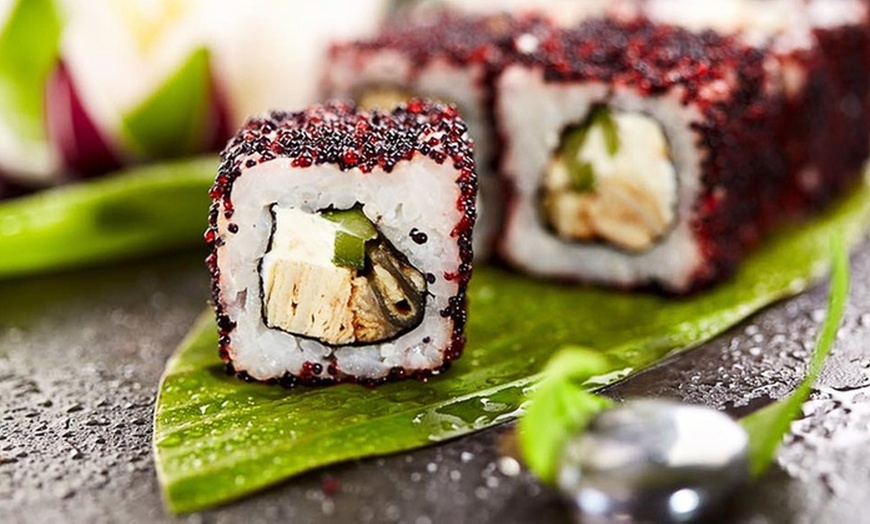 Image 2: Große Sushi-Platte mit Suppe