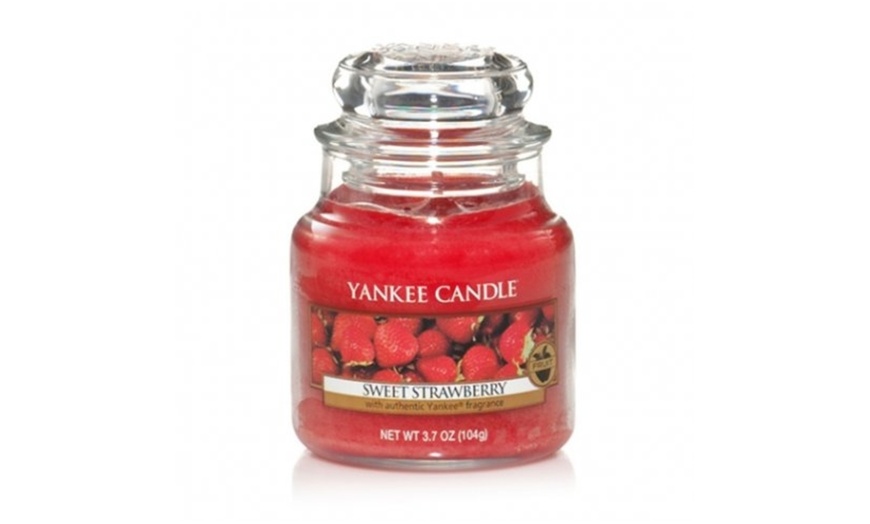 Image 11: Yankee Candle Shade and Jar Set