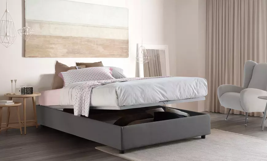 Image 10: Lit double "Silvia" avec matelas en option