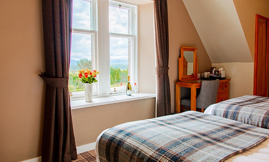 Image 3: Aviemore: Scenic Stay for 2 with Breakfast, Dinner, Prosecco