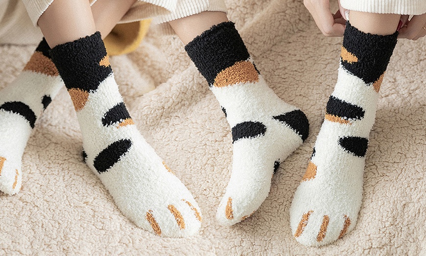 Image 5: Fleece Cat Paw Socks Six-Pack