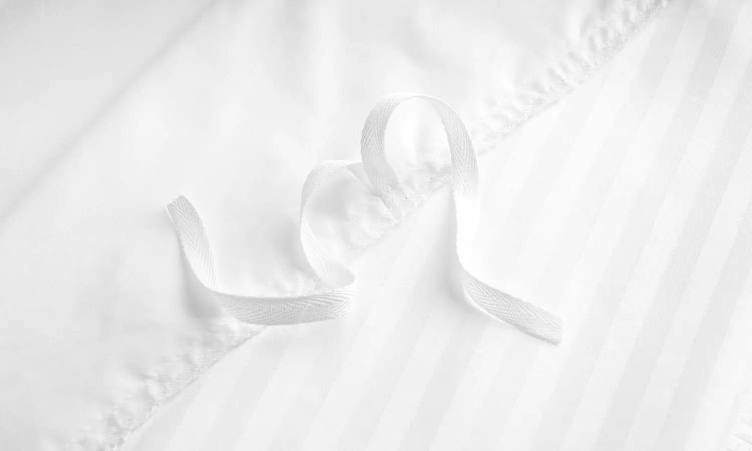 Three Pieces Stripe Duvet Cover Set With Two Pillowcases