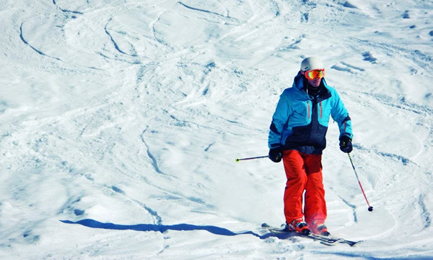 Image 5: All-Day Skiing in Outaouais 