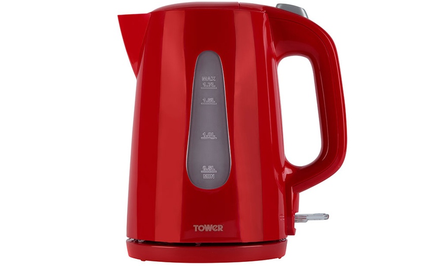 Image 19: Tower Toaster and Kettle Set