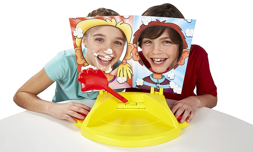 Image 3: Hasbro Pie Face Showdown Game