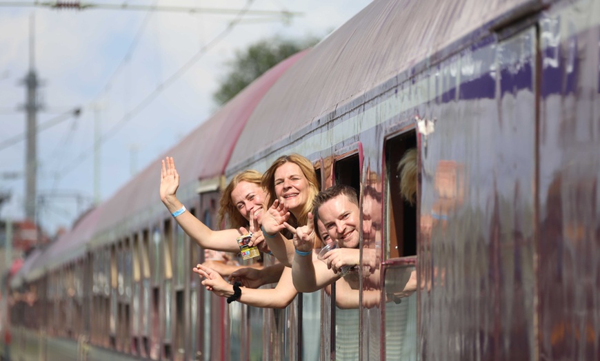 Image 3: Hin- & Rückfahrt mit dem Partyzug Amsterdam & Zandvoort am 21. Juni 
