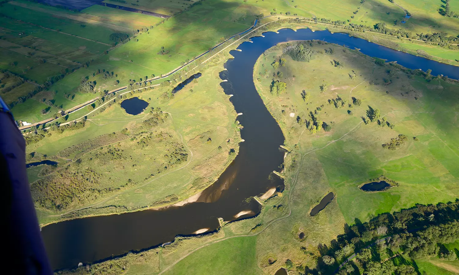 Spełnij marzenia o lataniu: widokowy lot motolotnią z filmem