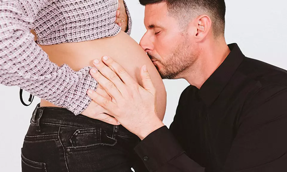 Captura la dulce espera con una sesión fotográfica para embarazadas