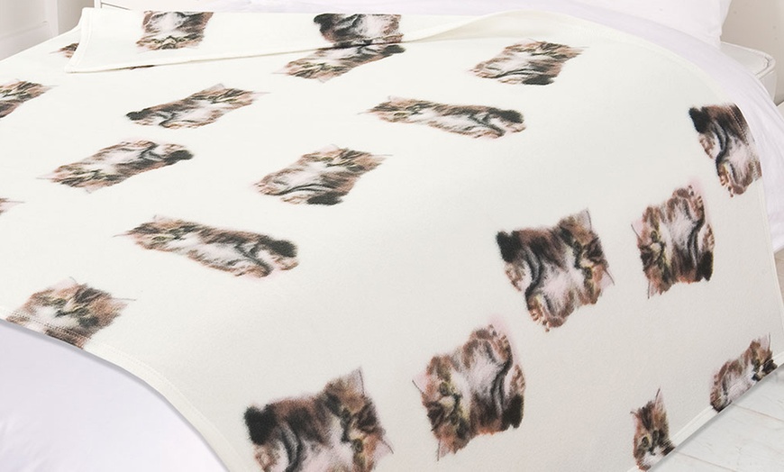 Image 2: Printed Fleece Blanket