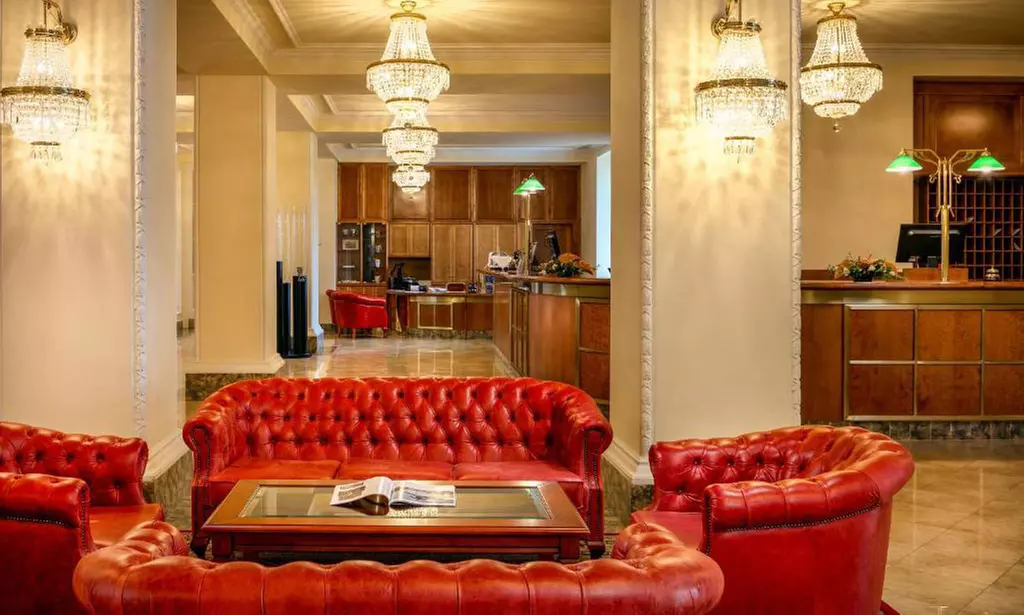 Karlsbad: Doppelzimmer mit Halbpension