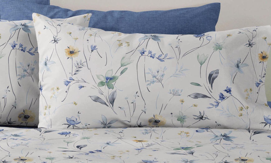 Image 3: Juego de sábanas para cama doble 100 % algodón con flores de Bassetti