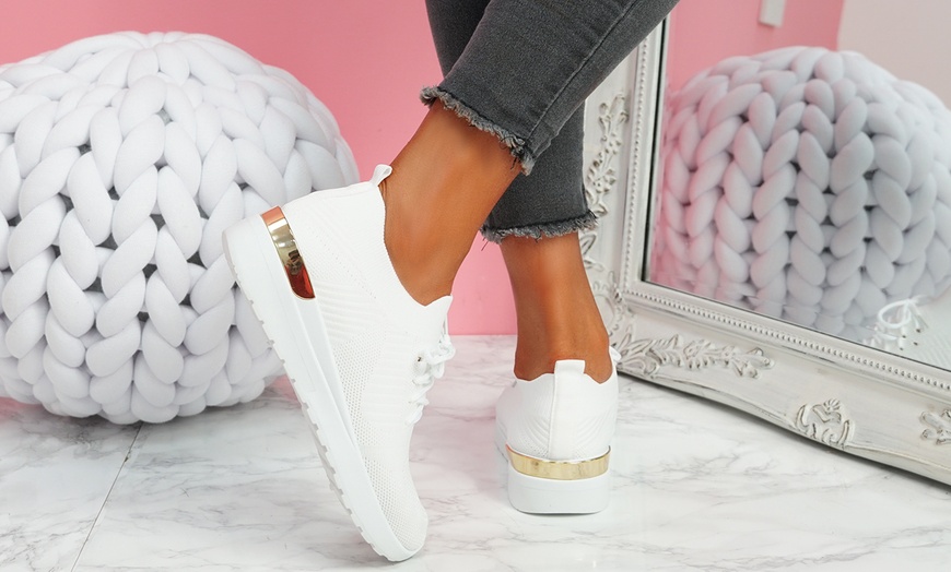 Image 12: Women's Gold Heel Trainers