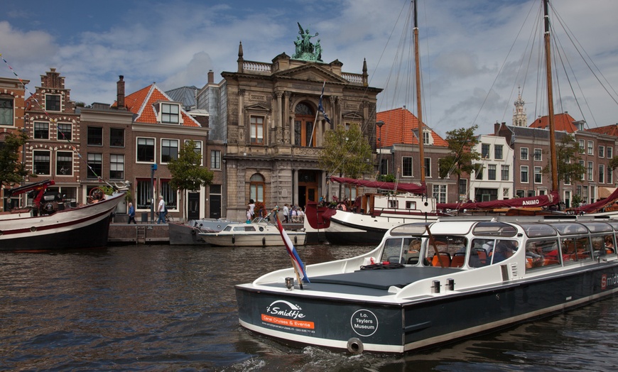 Image 12: Smaakvolle vaartocht: Kaas & Wijn of Bier cruise door Haarlem