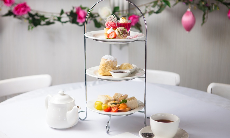 Image 12: High Tea