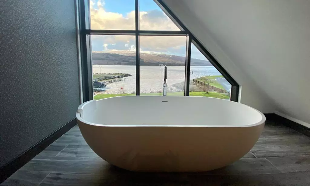 Loch Lomond: Beautiful Loch Side Stay for 2 with Access to Thermal Suite at AmberRose Spa - Visit The Beach House! - Primary Image