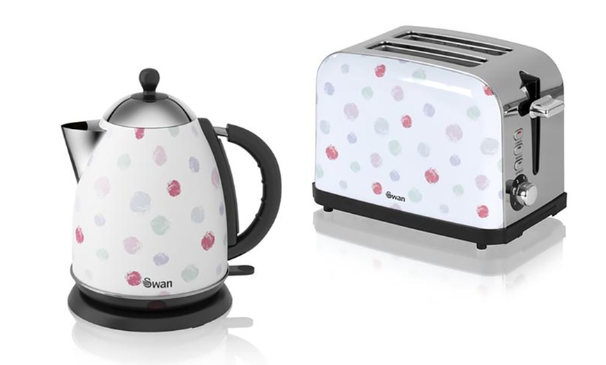 Image 2: Swan Kettle and Two-Slice Toaster