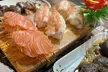 Menú degustación de sushi con 14 o 28 platos a elegir para 2 o 4 personas, ahorra hasta un 19% - Second Medium